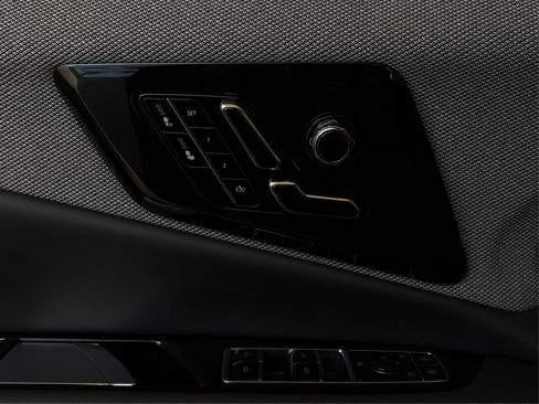 New 2026 Cadillac Optiq Luxury 1 image 31