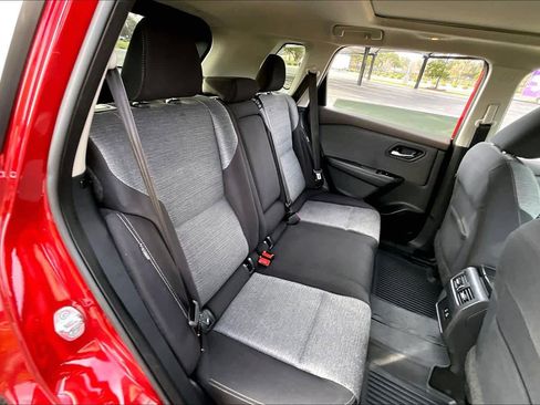 Used 2021 Nissan Rogue SV image 20