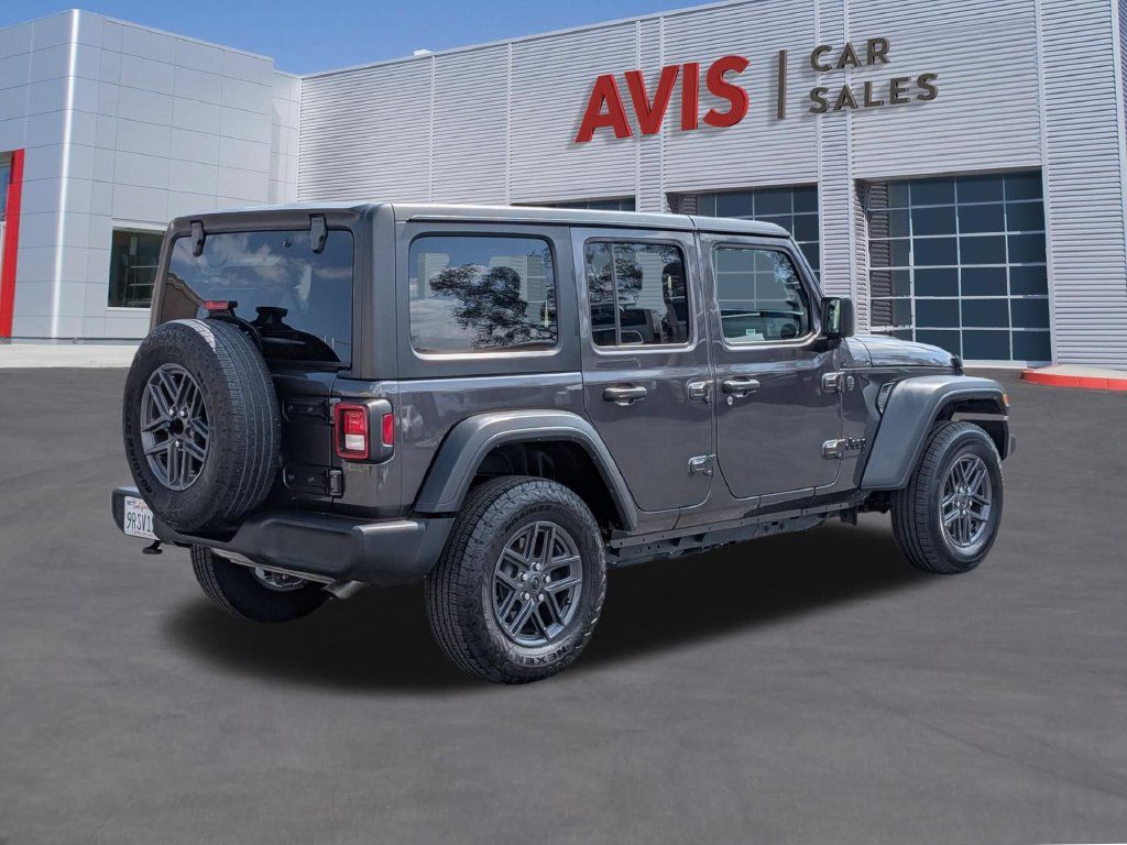 Used 2025 Jeep Wrangler Unlimited Sport AWD/4WD image 6