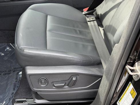 Used 2025 Audi Q5 Premium w/ Convenience Package AWD/4WD image 23
