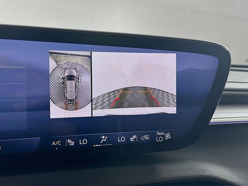 Used 2025 Buick Enclave Preferred image 23