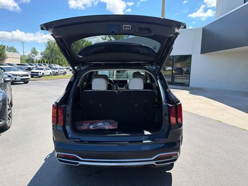Certified 2023 Kia Sorento SX Prestige AWD/4WD image 16