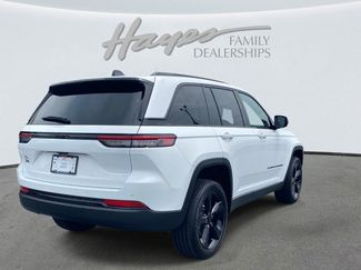 Used 2025 Jeep Grand Cherokee Altitude RWD video 3