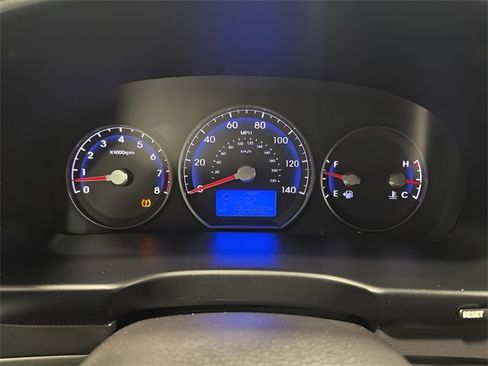 Used 2011 Hyundai Santa Fe Limited image 19