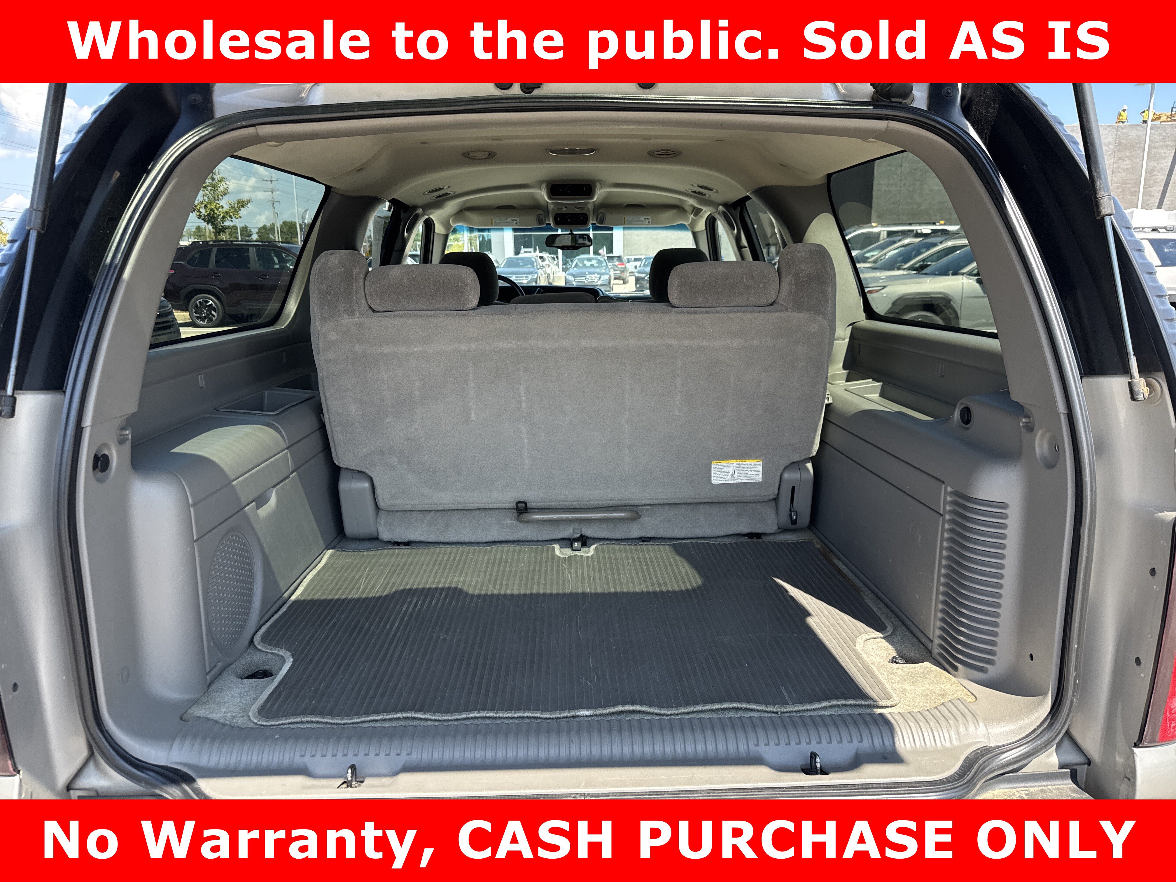 Used 2004 Chevrolet Suburban LS w/ Preferred Equipment Group RWD image 13