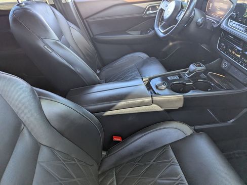 Certified 2021 Nissan Rogue Platinum image 12