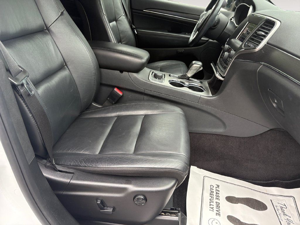Used 2018 Jeep Grand Cherokee Limited AWD/4WD image 15