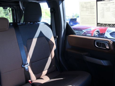 Used 2022 Ford Bronco Outer Banks image 13