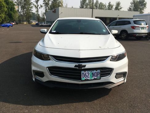 Used 2018 Chevrolet Malibu LT FWD image 9