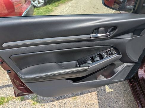Used 2023 Nissan Altima 2.5 SV FWD image 22