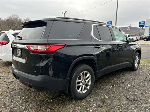 Used 2020 Chevrolet Traverse LT w/ Driver Confidence II Package image 3