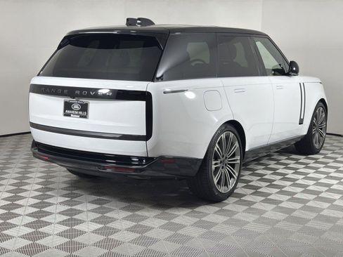 New 2026 Land Rover Range Rover SE image 5