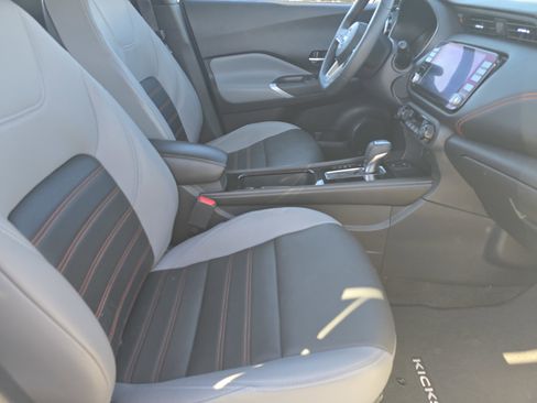 Used 2023 Nissan Kicks SR w/ SR Premium Package image 13