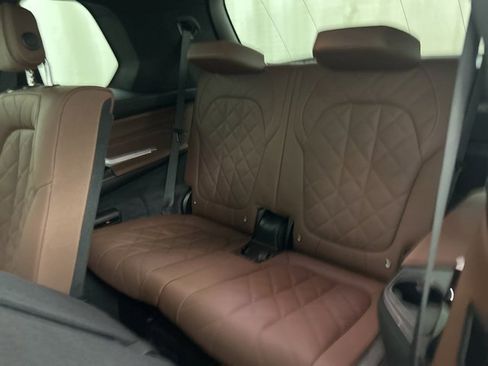 Used 2024 BMW X7 xDrive40i w/ M Sport Package image 23