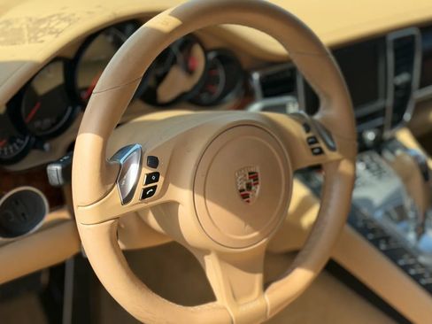 Used 2013 Porsche Panamera 4 Platinum Edition image 7