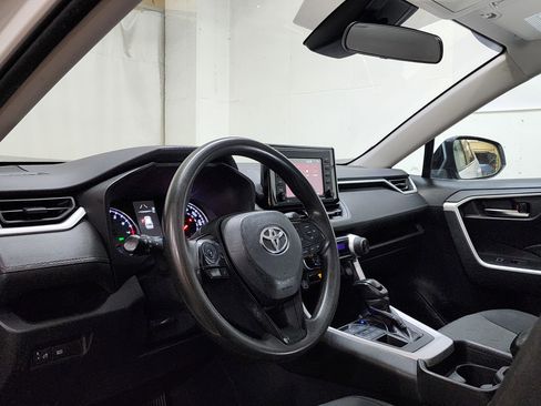 Used 2021 Toyota RAV4 XLE image 13