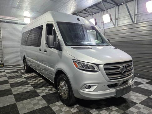 Used 2022 Mercedes-Benz Sprinter 3500 image 3
