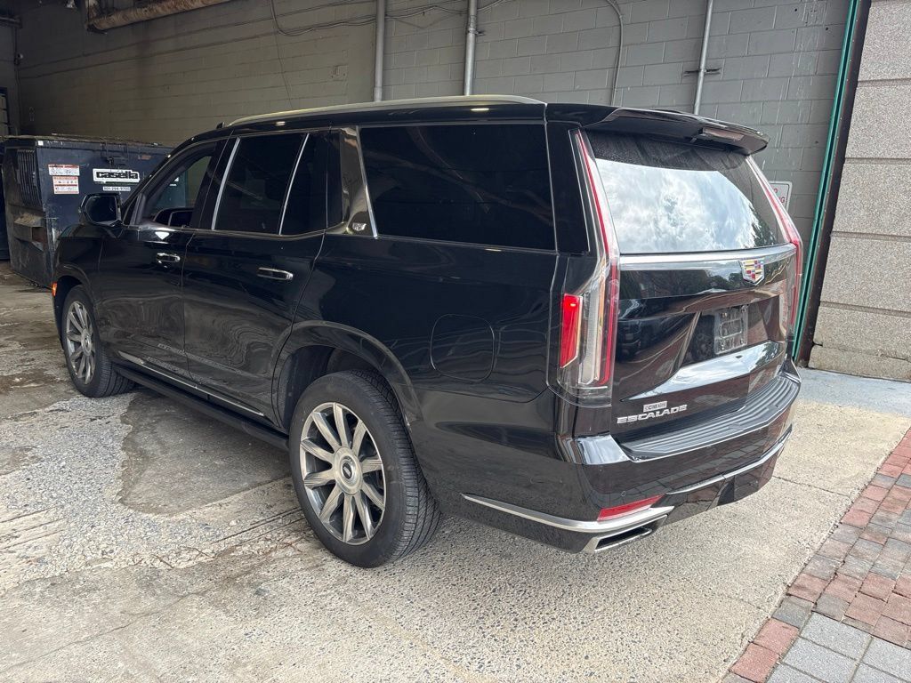 Used 2024 Cadillac Escalade Premium Luxury Platinum AWD/4WD image 5