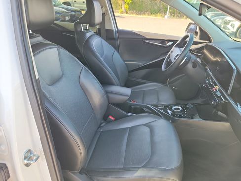 Used 2023 Kia Niro Wave FWD image 21