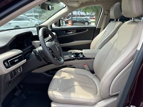 Used 2023 Lincoln Nautilus Reserve AWD/4WD image 9