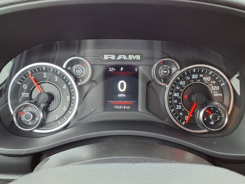 Used 2024 RAM 2500 Big Horn w/ Bed Utility Group image 21