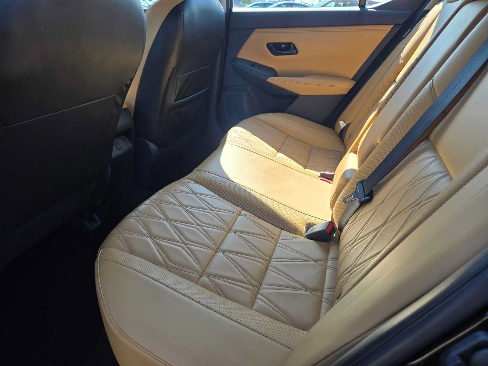 Used 2025 Nissan Sentra SV w/ SV Premium Package FWD image 17