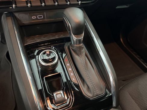 Used 2024 GMC Canyon Elevation w/ Convenience Package image 16