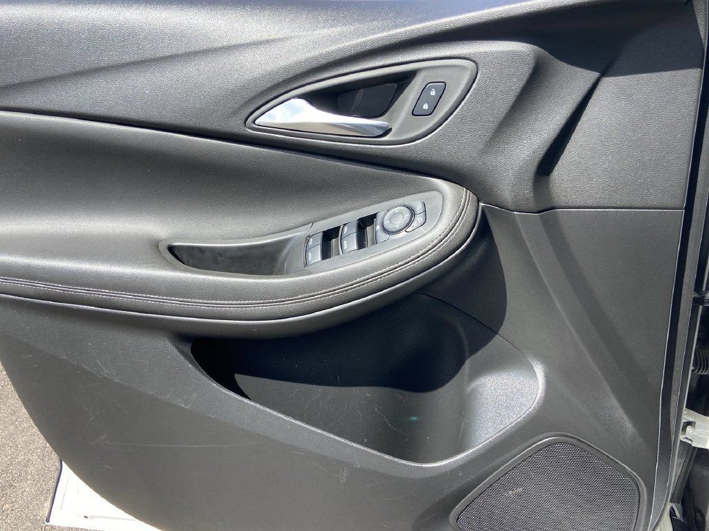 Used 2024 Buick Encore GX Sport Touring FWD image 17