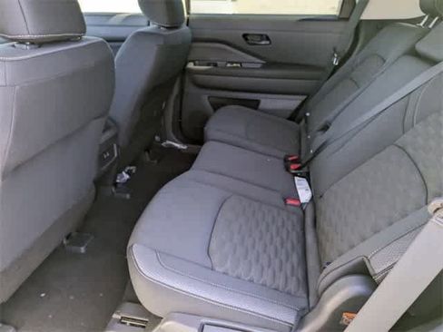 New 2024 Nissan Pathfinder S FWD image 16