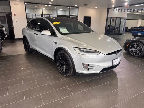 Used 2017 Tesla Model X 75D image 7