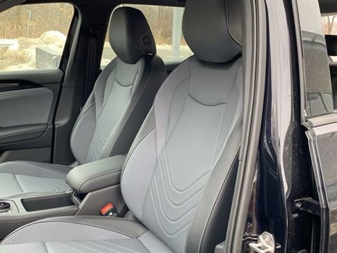 New 2026 Volkswagen Tiguan SE R-Line AWD/4WD image 13