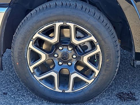 Used 2025 RAM 1500 Laramie image 9