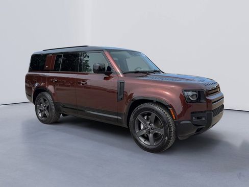 Used 2024 Land Rover Defender 130 X-Dynamic SE AWD/4WD image 1