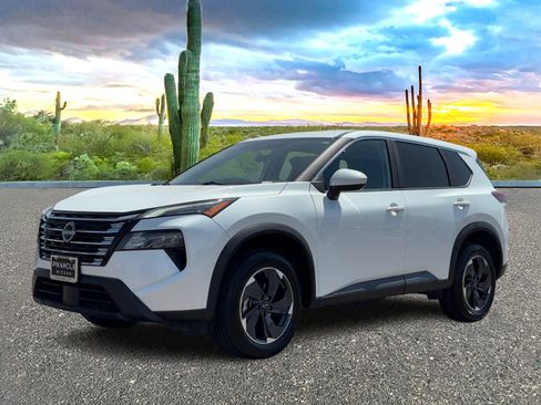 Certified 2025 Nissan Rogue SV image 2