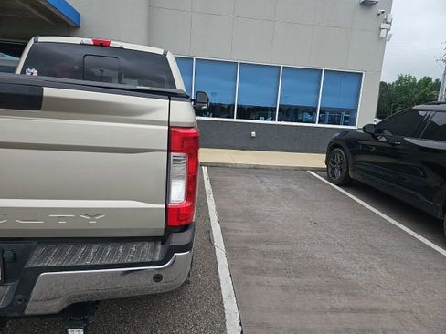 Used 2017 Ford F350 Lariat w/ Lariat Ultimate Package AWD/4WD image 7