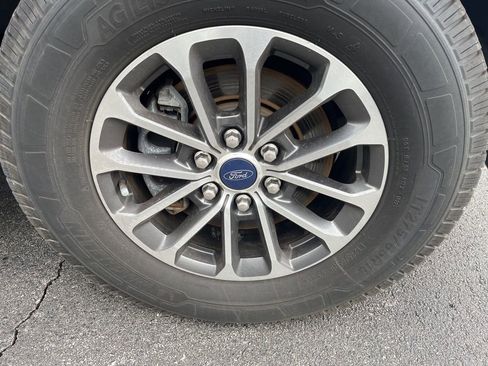 Used 2019 Ford F150 XLT w/ Equipment Group 302A Luxury image 5