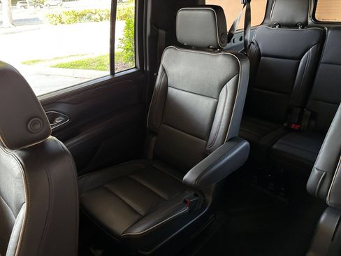 Used 2023 Chevrolet Suburban Premier RWD image 43