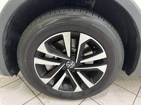 Used 2024 Volkswagen Tiguan S image 16