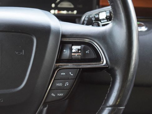 Used 2019 Lincoln Navigator L Reserve AWD/4WD image 10