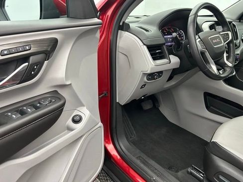 Used 2022 GMC Terrain SLT image 28
