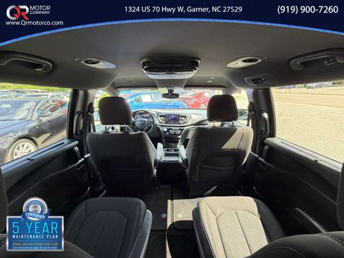 Used 2019 Chrysler Pacifica Touring Plus w/ S Appearance Package FWD image 27