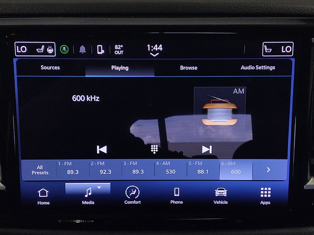 Used 2024 Chrysler Pacifica Touring-L FWD image 25