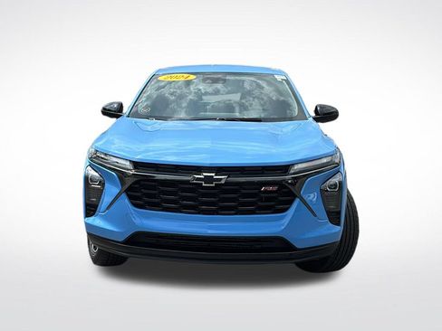 Used 2024 Chevrolet Trax RS FWD image 2