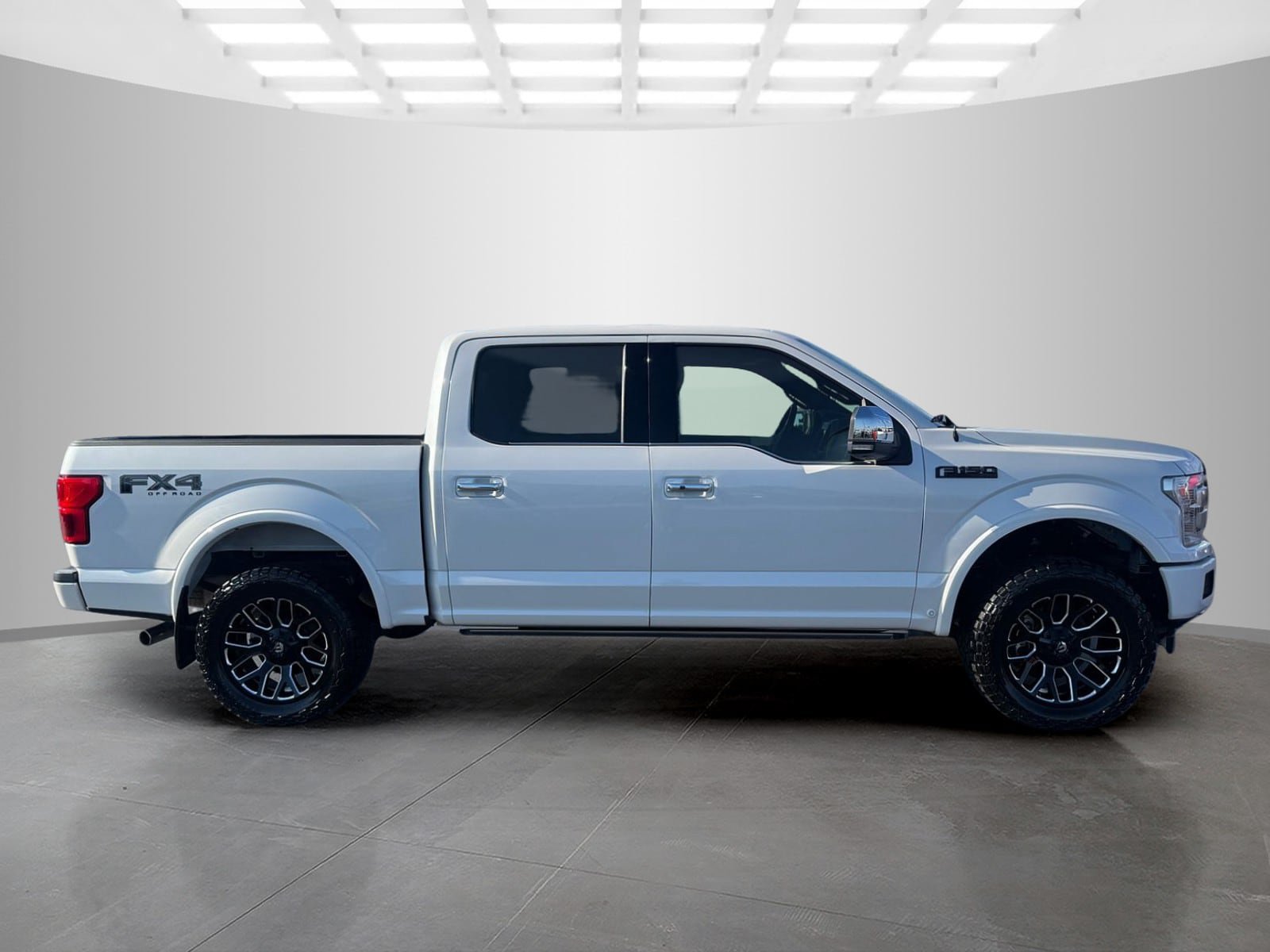 Used 2019 Ford F150 Platinum w/ Equipment Group 701A Luxury AWD/4WD image 2