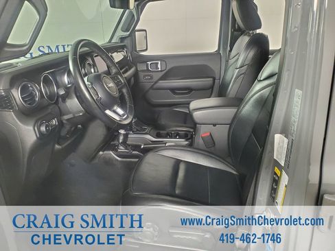 Used 2022 Jeep Wrangler Unlimited Sahara image 12