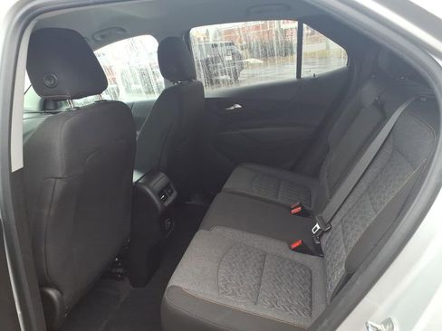 Used 2022 Chevrolet Equinox LT w/ Driver Convenience Package image 8