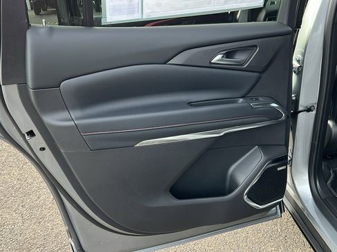 New 2026 Chevrolet Traverse Z71 image 12