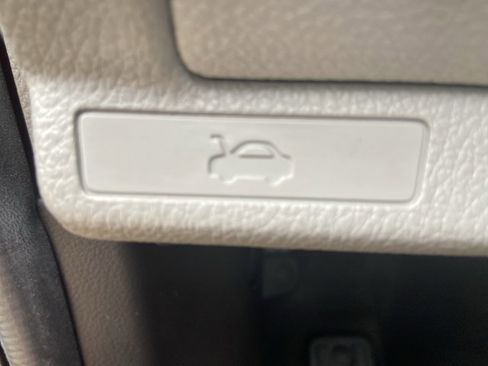 Used 2018 Subaru Forester 2.5i Premium AWD/4WD image 39