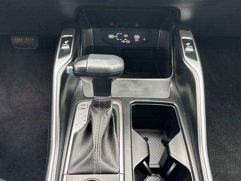 Used 2025 Kia Sorento S image 34