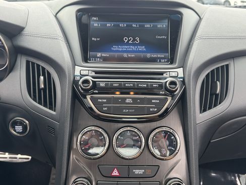 Used 2016 Hyundai Genesis Coupe 3.8 RWD image 22